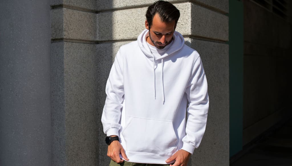 Giới thiệu về áo hoodie và vai trò của chất liệu
